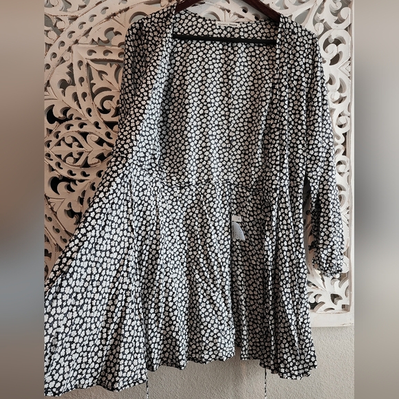 REFORMATION FUSCHIA MINI DRESS WRAPPED STYLE LONG SLEEVES SIZE SMALL - Picture 12 of 12